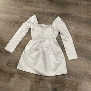 Chic White Long Sleeve Pearl/Bridal Dress